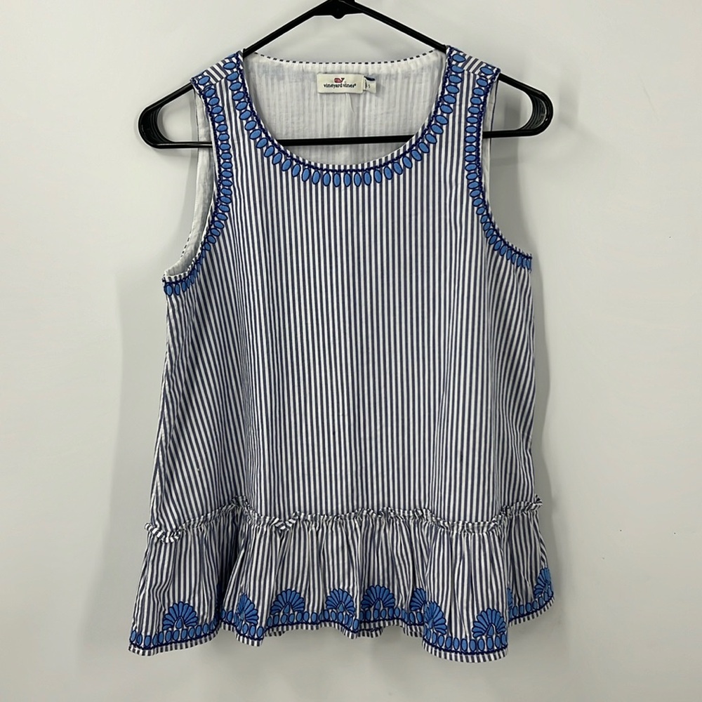 Vineyard vines, pinstripe embroidered floral Peblum  hem top S